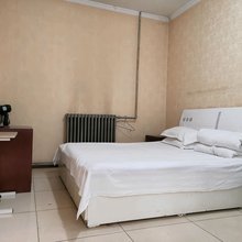 晋中缤纷四季旅店