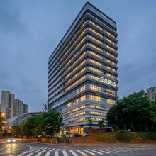 云朵槑酒店(赣南科技学院万象城店)
