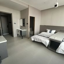金稻草影院式酒店