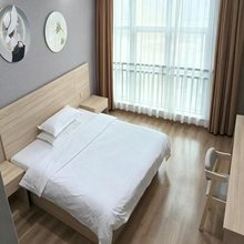 嘉润宾馆(万达广场店)