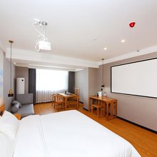 MAX精品智能民宿(漯河高铁西站万达广场店)