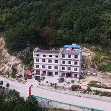 梓晨客栈(三角山村店)