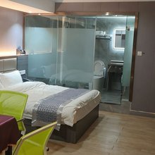 阜阳伟鑫商务宾馆(理工学院店)