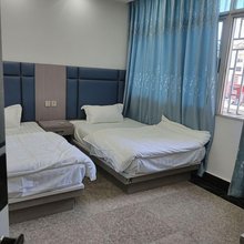 源梦旅馆(安宁清华中学店)