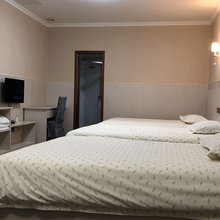 南京馨芳园宾馆(吾悦广场板桥店)
