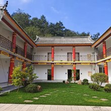 双柏锣笙湖半山酒店