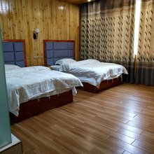 从江三百河壮族山庄