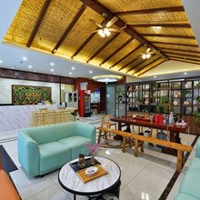 景洪依澜纳酒店(泼水广场店)