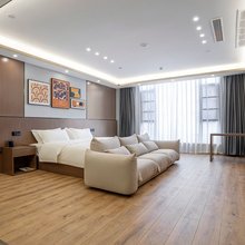 越西山与酒店