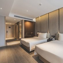轻住·蓝庭风尚酒店(宁波火车站工商学院店)