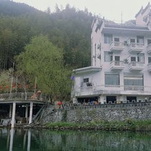 婺源近水楼台客栈