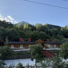 江油雅峰木屋民宿