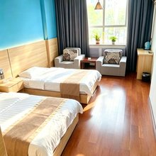 伊宁烨都宾馆(伊宁机场六星街店)