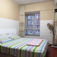 成都温馨小家公寓