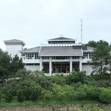 京山白鹿春舍酒店