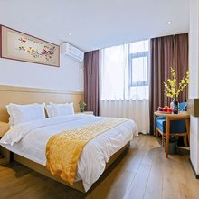 紫宸酒店(黄冈大润发店)