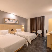 九格玥程酒店(士英街辽宁工业大学店)