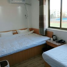 荣成鸿峰旅馆