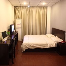易夜连锁酒店(蚌埠张公山路店)