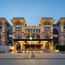 大连东港商务区威尼斯水城亚朵S酒店