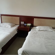 贵港彩叶旅馆(步步高广场华隆超市店)