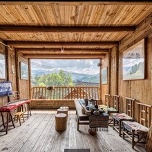 西江古枫树半山客栈