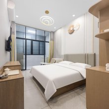 名圃商务公寓(奥体中心黄村地铁站店)