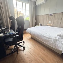 极速光年电竞(上海金桥台儿庄路地铁站店)