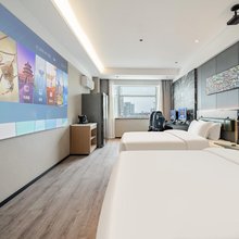 REMAX热麦电竞酒店(奉化银泰城万达店)