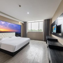 馨港湾假日酒店(诸暨火车站店)