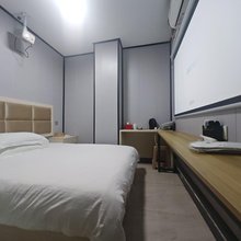 臻享酒店(赣州大学城店)