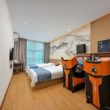 梦菲斯电竞民宿(东二环泰禾广场店)