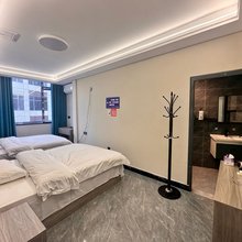 辉煌宾馆(镇雄高铁站店)