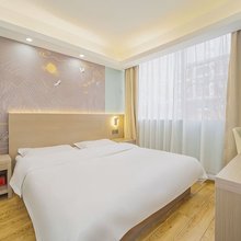 优享智能酒店(武汉市普仁医院武商城市奥莱店)