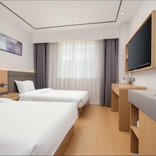 清风酒店(南京常府街地铁站八一医院店)