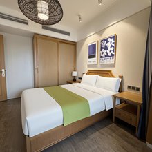 万宁礼纪悦曼公寓(日月湾店)