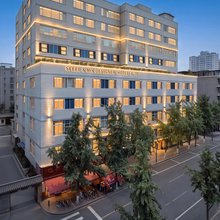 SFEEL 弥设计师酒店(成都宽窄巷子西大街地铁站店)