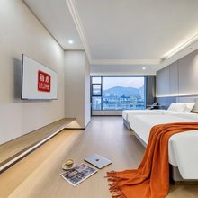 回禾奢香大酒店(毕节市第一人民医院清毕路商业步行街店)