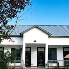 草原上的白房子·悦客|NALATI 留白设计野奢别院(那拉提景区店)