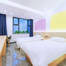 大连悦海雅居酒店(大连火车站中山广场店)