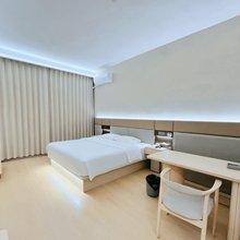 馨悠舍民宿(东海水晶城店)