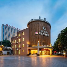 喆霆电竞酒店(保定河北大学店)