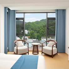 览岳山居·Solid Wood Huizhou Style民宿(黄山风景区汤口店)