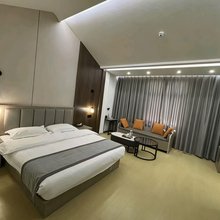 曲靖云上拾光酒店