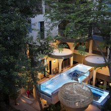 隅野UOYENHOTEL(告庄西双景星光夜市店)