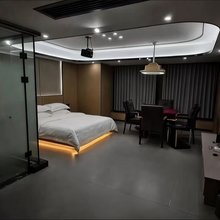 皓岚轻奢酒店