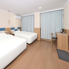 皇庭酒店(武汉黄鹤楼彭刘杨地铁站店)