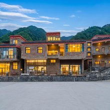 雅季来精品酒店(稻城亚丁游客中心店)