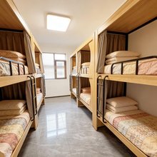 橙住纯男生青旅(江汉路步行街店)