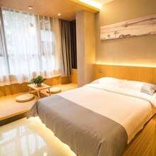 登封夏桐悦居酒店